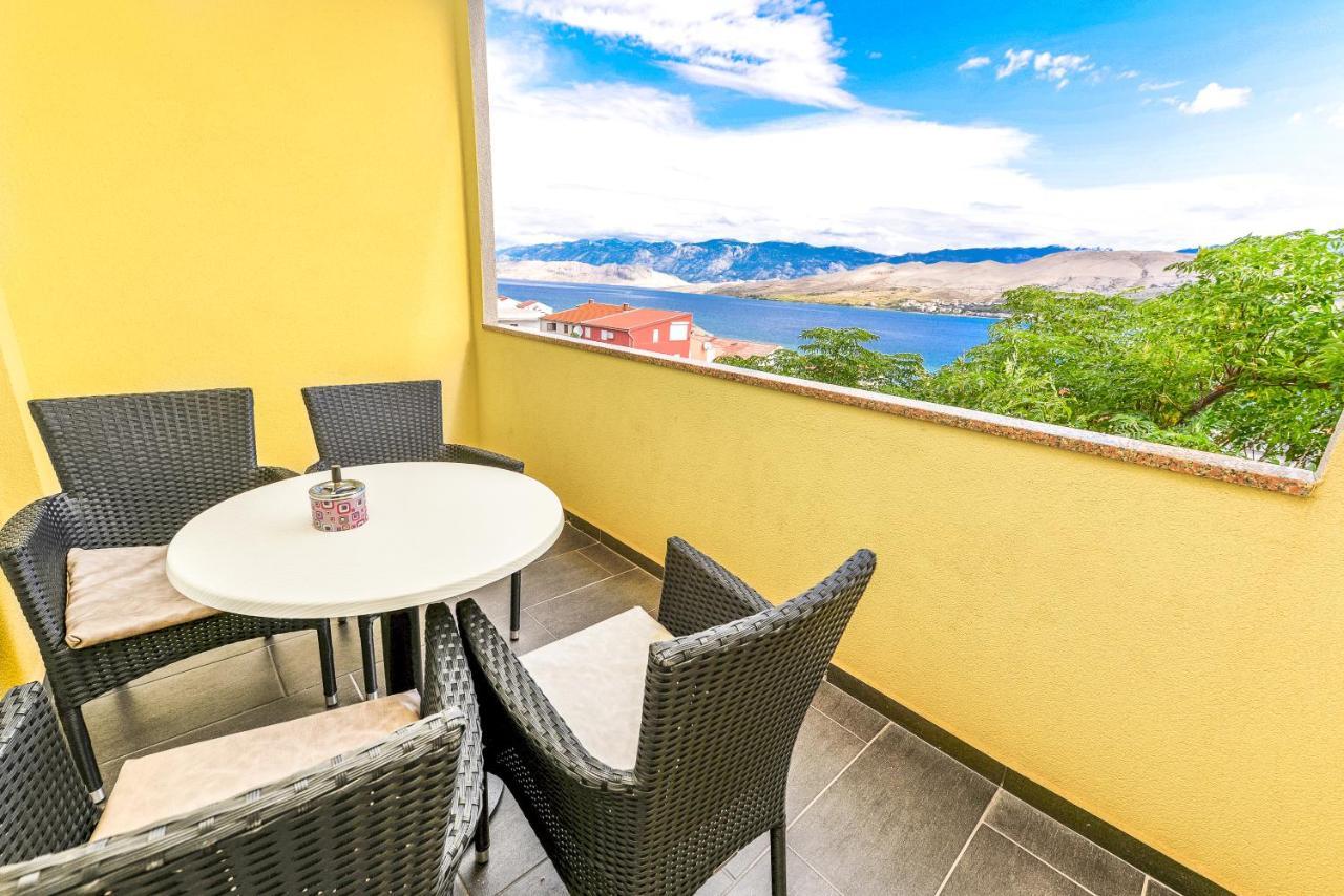 Apartments Lili Pag Town Eksteriør billede